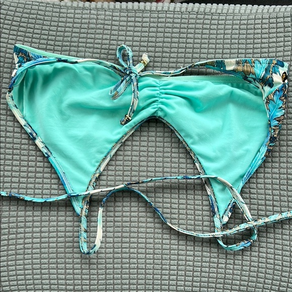 Feather Print Halter Bikini Top - Picture 2 of 5